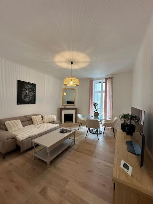 Apartment T3 Centre Ville, Balneo Et Parking Prive Aurillac